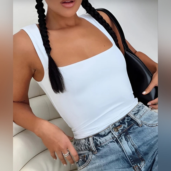 COMMENSE White Sleeveless Square Neck Top. Sz M. - Picture 3 of 7